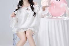 ảnh sinh nhật gái đẹp tông màu trắng tinh khôi