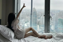 hình gái mặc đồ ngủ tươi trẻ