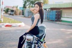 hình gái ngồi xe độ mini cực chất