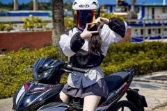 ảnh gái xinh ngồi xe độ ngầu