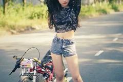 hình gái và xe độ mini
