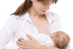 Tình mẫu tử trong ảnh gái xinh cho con bú 
