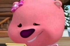 Ảnh meme con gấu hồng hài hước cười xỉu