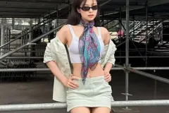 hinh-anh-jennie-dung-khoe-dang-18