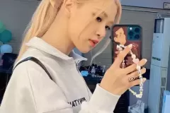 anh-rose-cam-dien-thoai-13