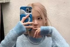 anh-rose-cam-dien-thoai-3