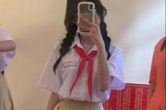 ảnh gái cấp 2 selfie