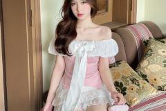 gái xinh 2004 váy hồng ngọt ngào