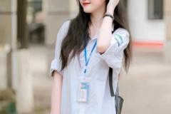 gái đẹp 2008 chụp ảnh trên sân trường