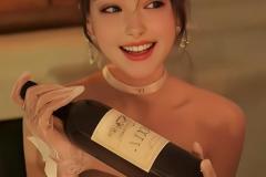 ảnh rượu ngon gái đẹp cười tươi
