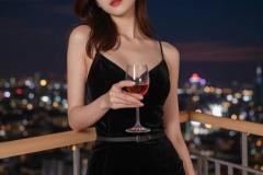 hình rượu ngon gái đẹp trên ban công