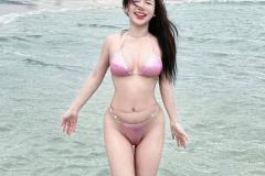 nét đẹp rạng ngời của gái tiktok mặc bikini