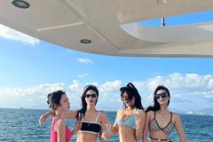 gái xinh tiktok mặc bikini cùng nhau khoe dáng