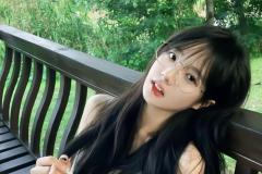 ảnh gái xinh đeo kính trong sáng