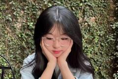 ảnh gái xinh đeo kính đáng yêu