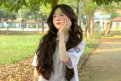 ảnh gái lớp 9 dưới bóng cây xanh lúc chiếu tà