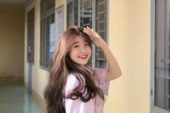 gái xinh lớp 9 ở hành lang lớp học xinh đẹp