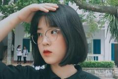 ảnh gái xinh tóc ngắn đeo kính học sinh