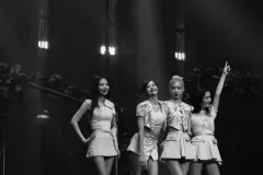 hinh-anh-BlackPink-den-trang-5