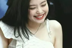 hinh-anh-jennie-cuoi-cute-1