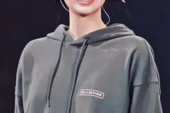 hinh-anh-jennie-cuoi-ho-loi-3