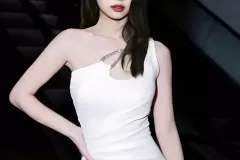 anh-jennie-mac-vay-1