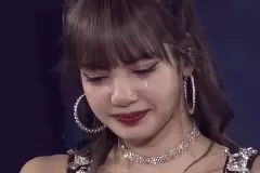 anh-lisa-buon-khoc-2