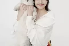 anh-lisa-om-meo-10