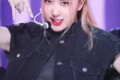 blackpink-rose-ngau-2