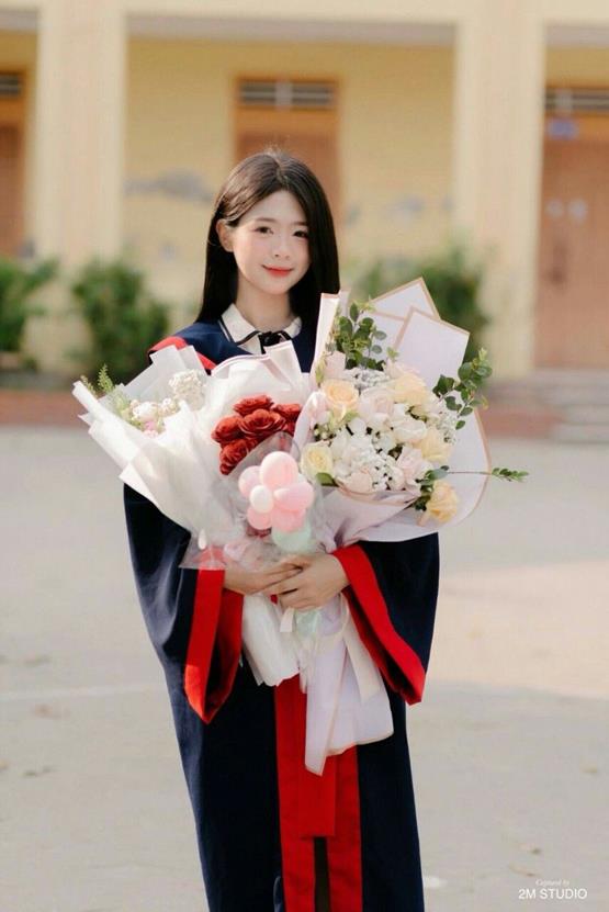 ảnh gái học sinh chụp kỉ yếu
