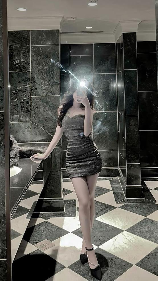ảnh gái xinh 23 tuổi selfie