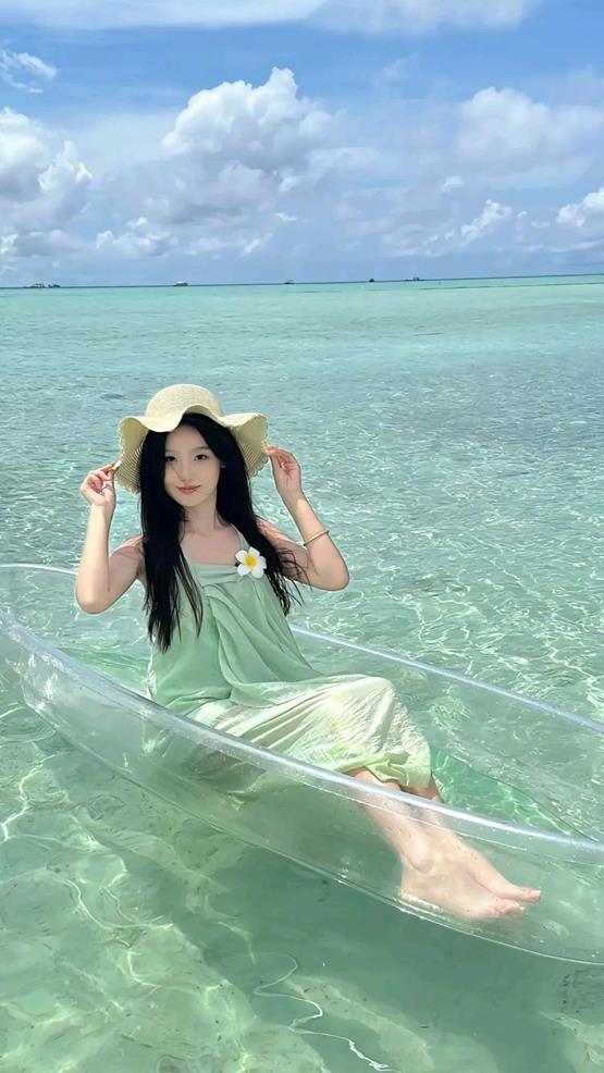 instagram gái đẹp trên thuyền 