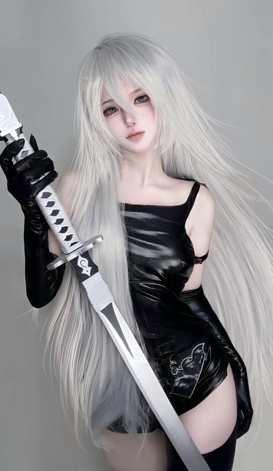 hình gái cosplay tóc bạch kim