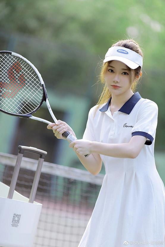 gái xinh 2001 chơi tennis ngầu