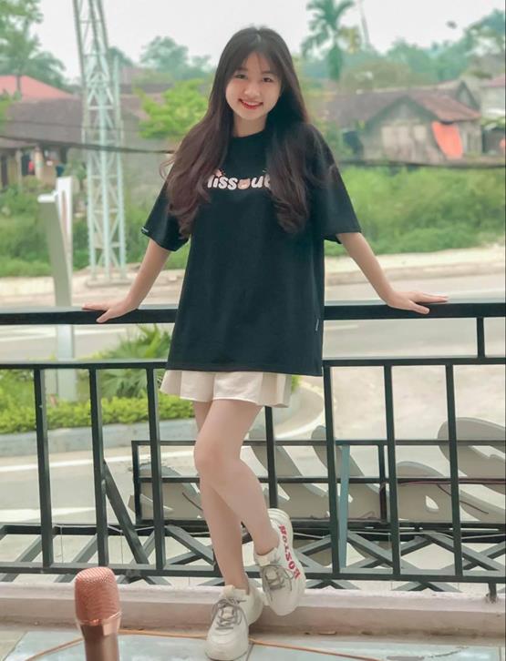 gái xinh 2k12 cười tươi rạng rỡ