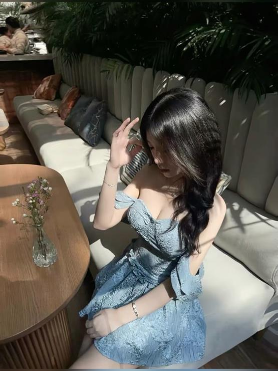 ảnh gái xinh 2002 vòng 1 khủng