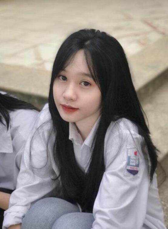 đôi mắt trong veo của gái xinh 2k9