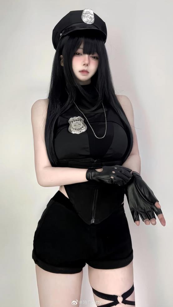 hình gái cosplay nữ cảnh sát