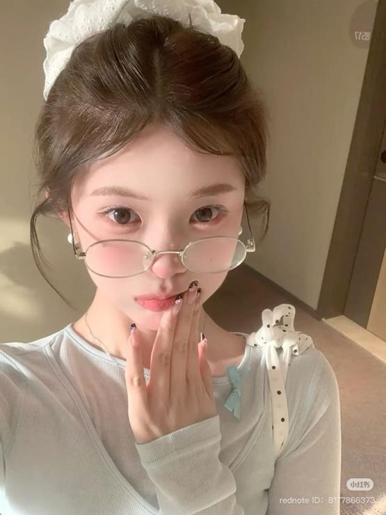 ảnh gái xinh k5 đeo kính cute