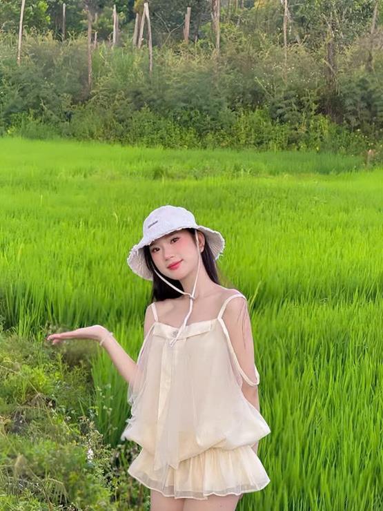 ảnh gái 2k1 xinh đẹp, dịu dàng