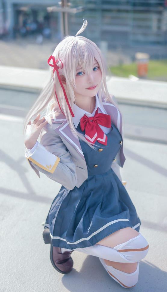 ảnh gái mạng cosplay tóc bạch kim