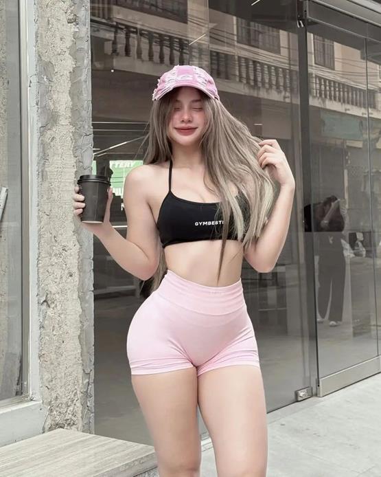 gái xinh instagram vòng 3 nóng bỏng
