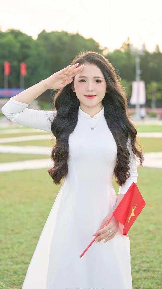 gái xinh facebook Việt mặc áo dài