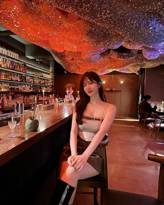 gái đẹp đi bar dễ thương