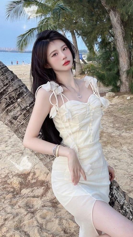 gái xinh trưởng thành váy trắng hot nhất