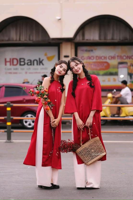 ảnh tết gái xinh đôi bạn cùng đi chợ 