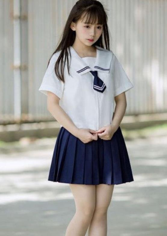 gái xinh lớp 6 trong sáng