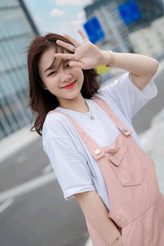 gái xinh 18 che mặt dễ thương