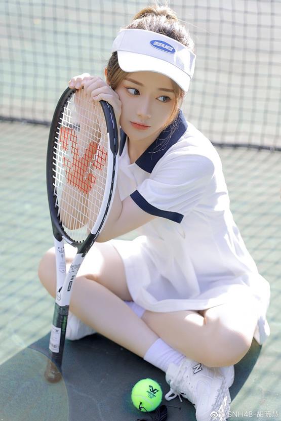 gái xinh 2001 chơi tennis dễ thương