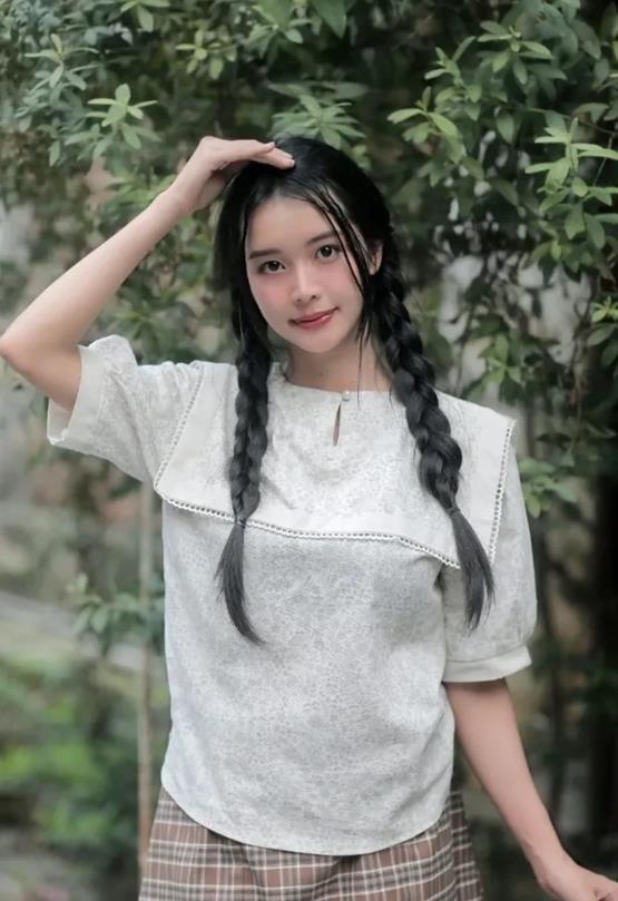 gái xinh k11 tết tóc 2 bên
